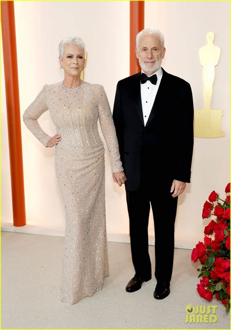 jamie lee curtis sexy photos|Oscar Nominee Jamie Lee Curtis’ Bikini Photos Are Everything